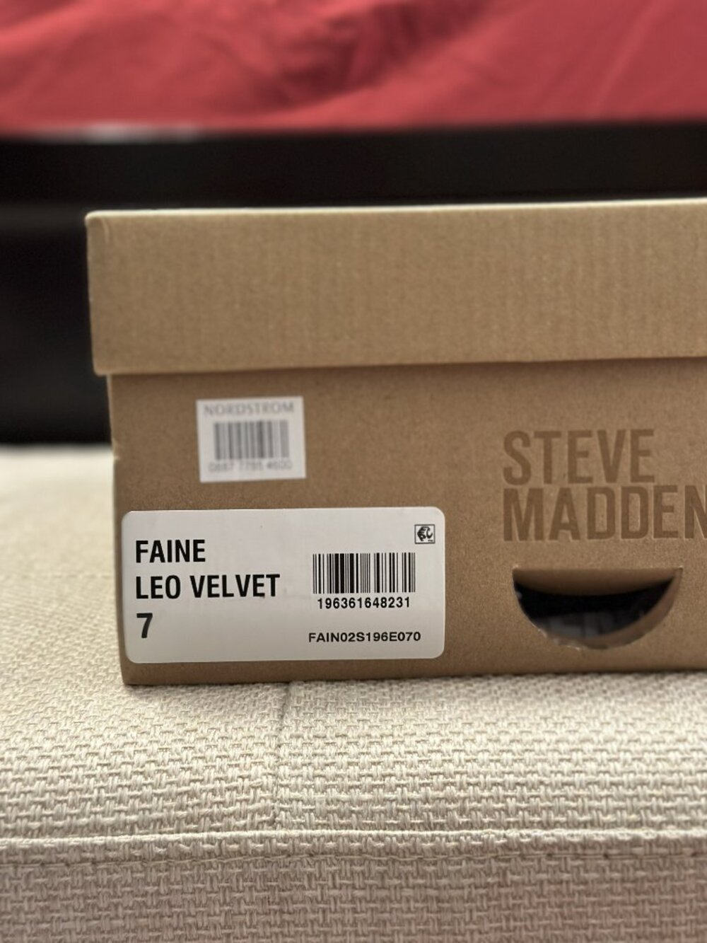 Steve Madden, Faine Leopard Velvet, Size 7 Mules - Picture 5 of 5